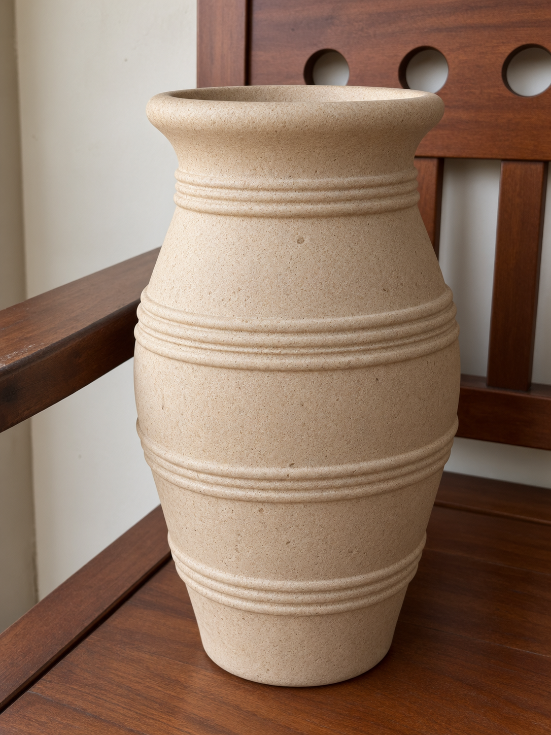 Ribbed Cream Vase — design 3